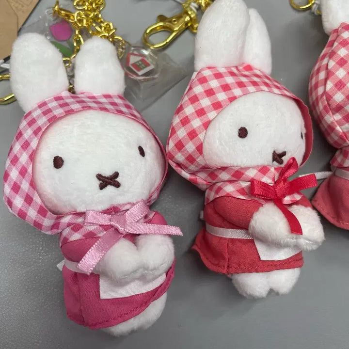 [BUNJANG] Miffy Tulip/Strawberry Charm Keyring / 일본 한정판 체크 미피 튤립/딸기 인형 키링