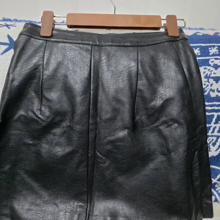 [BUNJANG] Black Faux Leather Mini Skirt / 블랙 인조 가죽 미니스커트