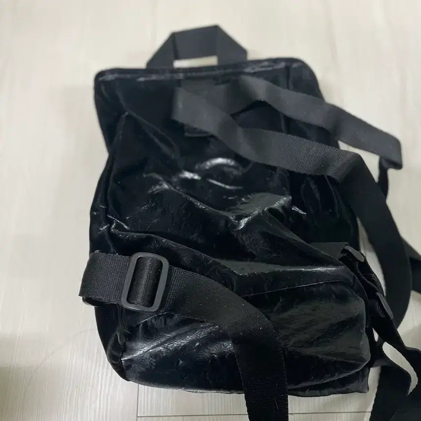[BUNJANG] EAMES Mini Wappen Pocket Backpack Black / 이미스 미니 와펜 포켓 백팩 블랙