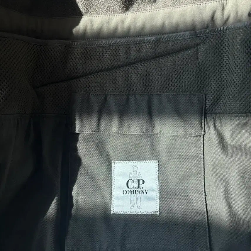 [BUNJANG] C.P. Company CP Shell Hooded Jacket - Khaki / C.P.컴퍼니 cp쉘 후드 자켓 카키 (50 사이즈,L)