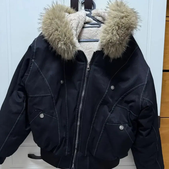 [BUNJANG] Oversized Fur Hooded Jacket / 에이블리 오버핏 야상 퍼 후드자켓 FREE