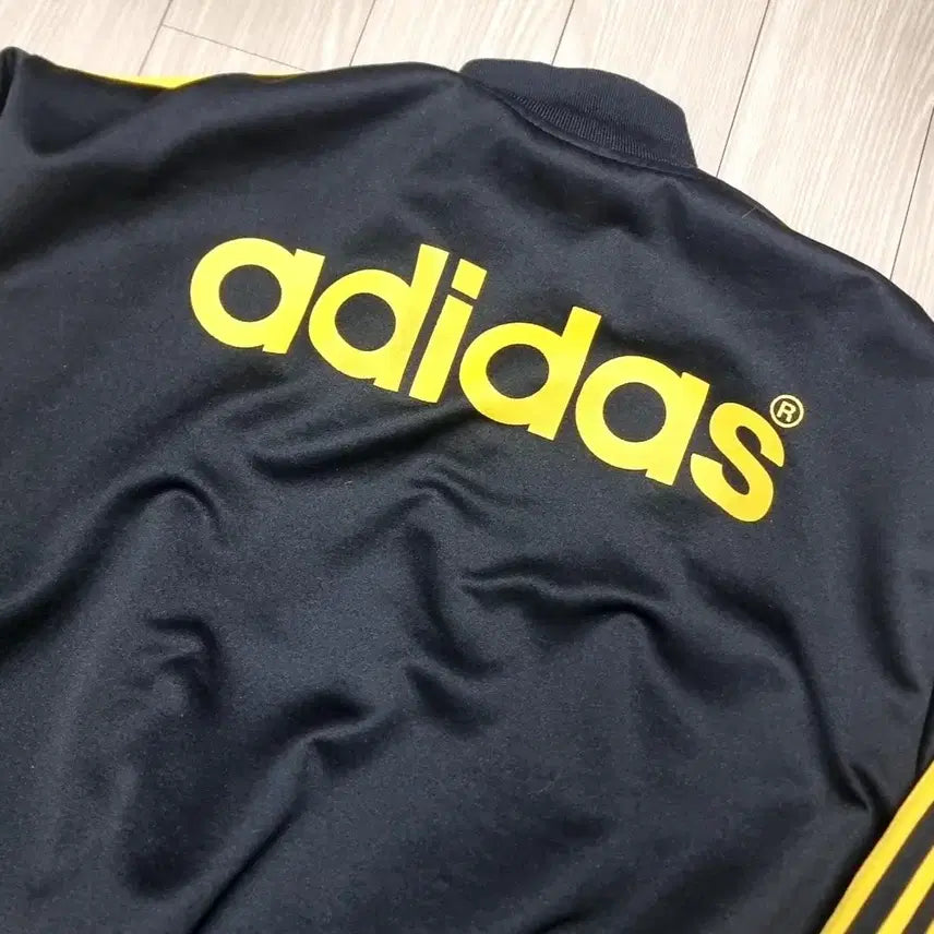 [BUNJANG] Adidas Track Top (Size 105) / 아디다스 검정/노랑 트랙탑(105)