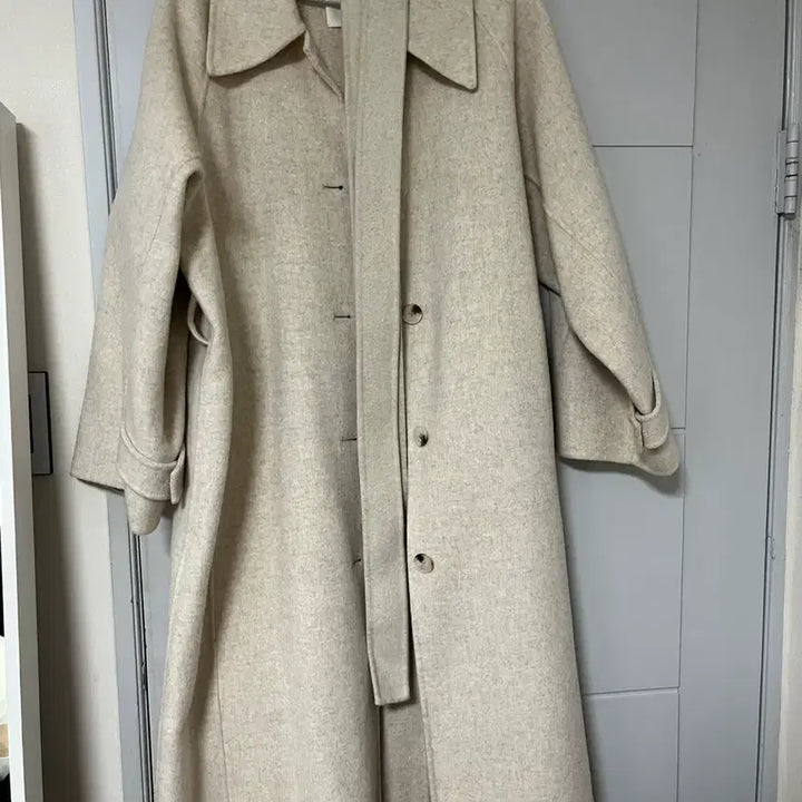 [BUNJANG] Uptownholic Ivory Coat / 핸드메이드 업타운홀릭 아이보리코트