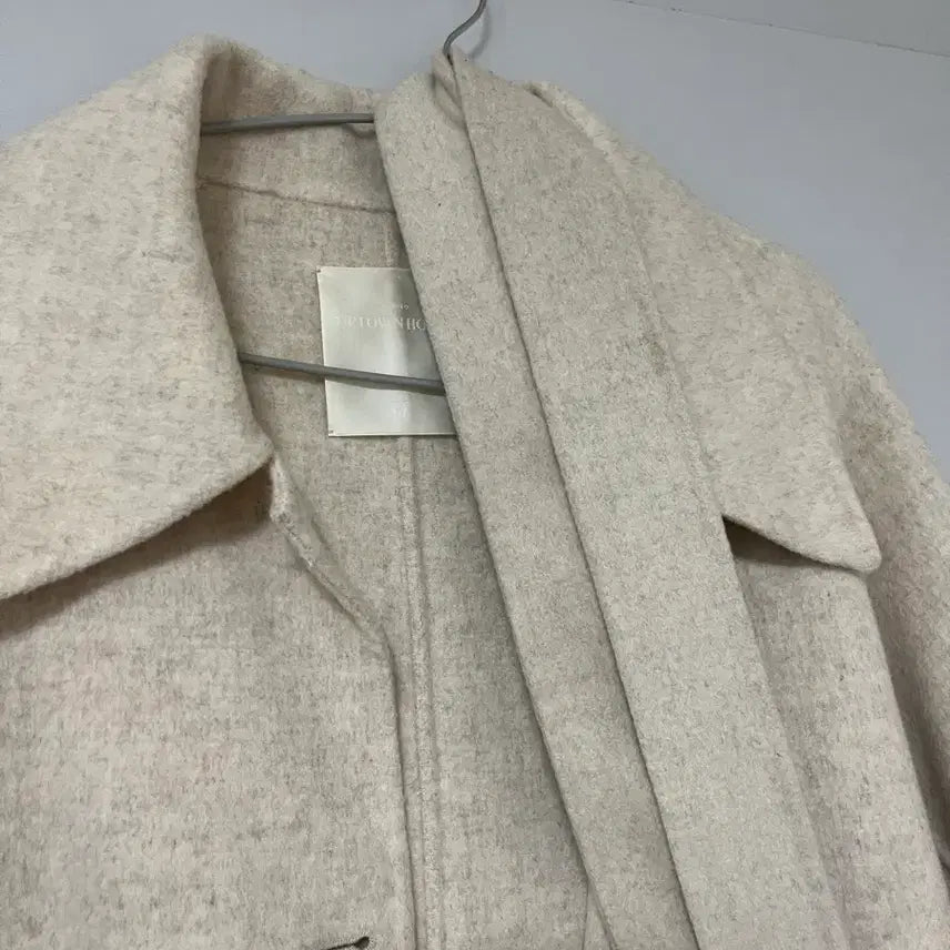 [BUNJANG] Uptownholic Ivory Coat / 핸드메이드 업타운홀릭 아이보리코트