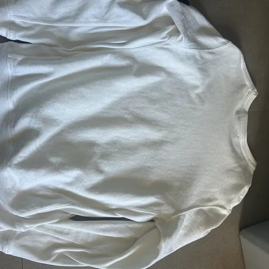 [BUNJANG] Stone Island White Sweatshirt L / 스톤아일랜드 흰색 맨투맨 티셔츠 L