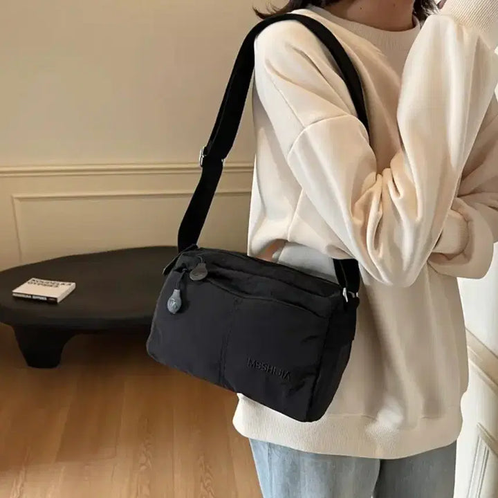 [BUNJANG] Nylon Crossbody Messenger Bag / 254g 초경량! 수납 좋은 나일론 크로스백/메신저백 ㅡ블랙