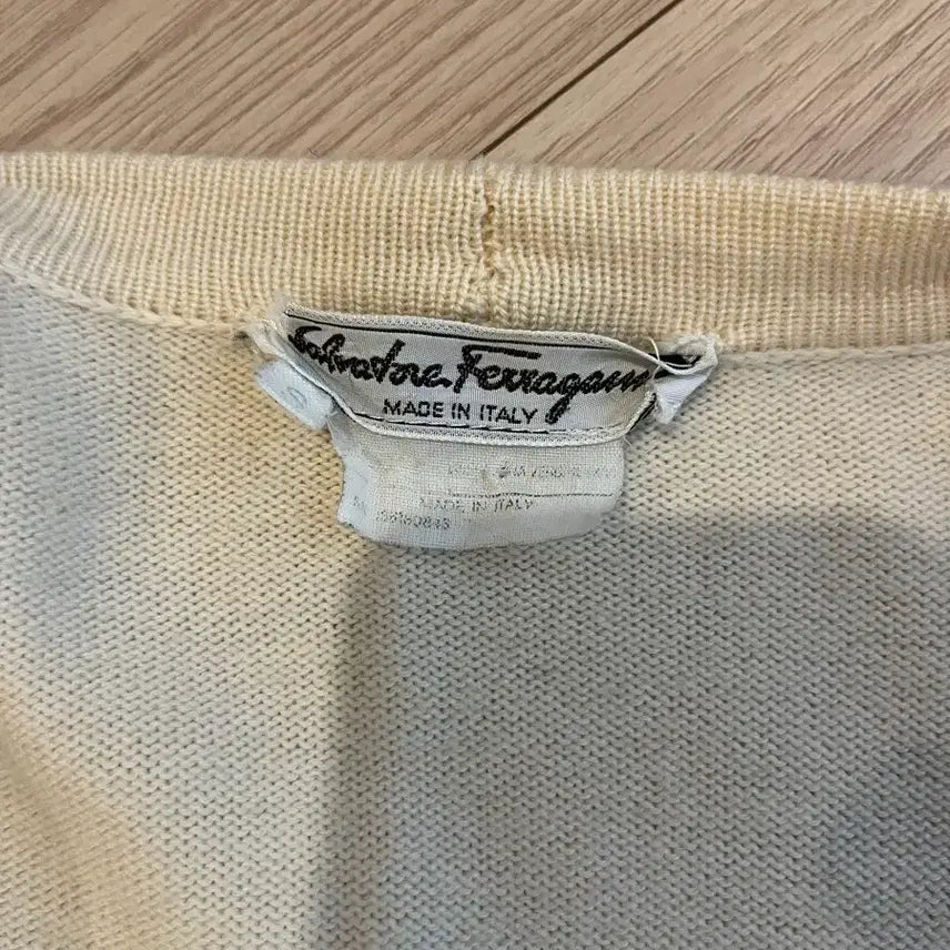 [BUNJANG] Ferragamo Ivory Cardigan S / 페라가모 아이보리 가디건 S 정품