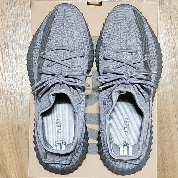 [BUNJANG] Adidas Yeezy Boost 285 Steel Grey Sneakers / 아디다스 이지부스트 285 스틸그레이