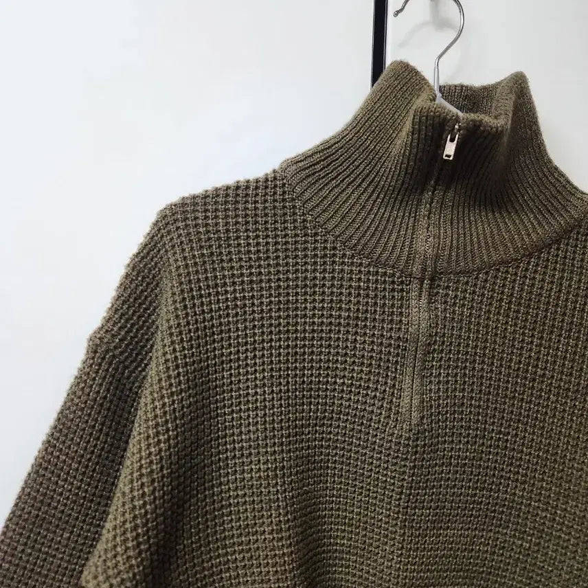 [BUNJANG] Waffle Knit Zip-Up Sweater / 와플 카라 지퍼 니트
