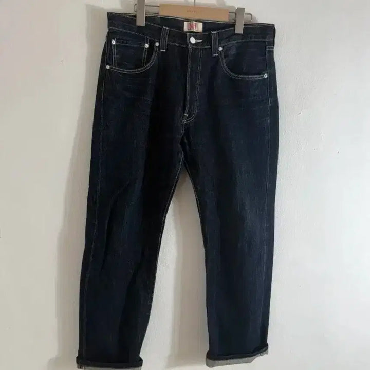 [BUNJANG] Levi's 501 Straight Fit Denim Pants (32) / 리바이스 501 스트레이트 fit 진청 데님 팬츠 (32)