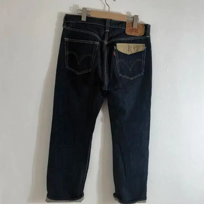 [BUNJANG] Levi's 501 Straight Fit Denim Pants (32) / 리바이스 501 스트레이트 fit 진청 데님 팬츠 (32)