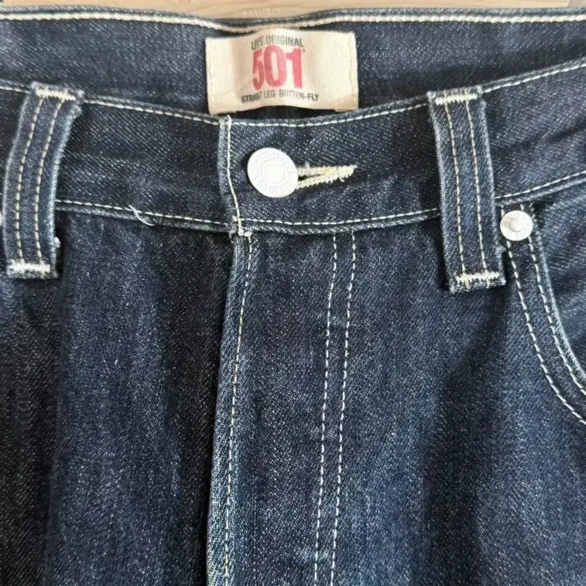 [BUNJANG] Levi's 501 Straight Fit Denim Pants (32) / 리바이스 501 스트레이트 fit 진청 데님 팬츠 (32)