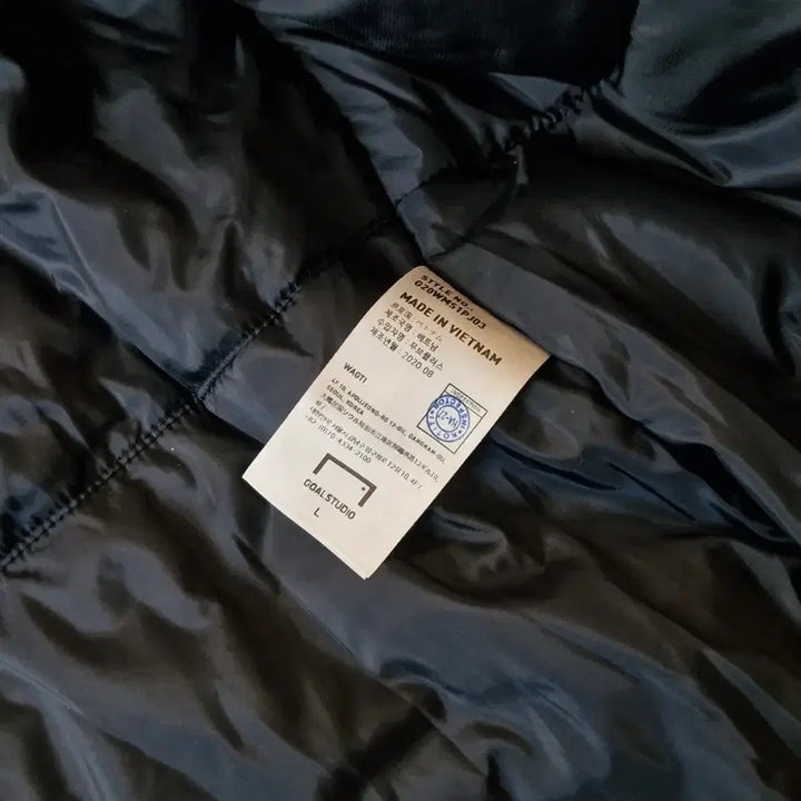 [BUNJANG] Goal Studio 2-in-1 Insulated Windbreaker Jacket / 골스튜디오 신슐레이트 바람막이 2 in 1 자켓