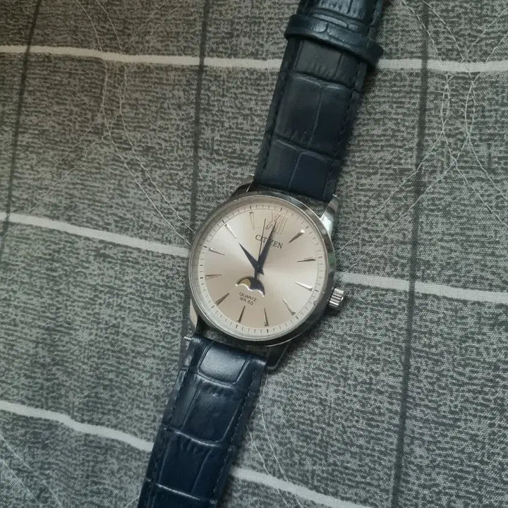 [BUNJANG] Citizen Moonphase Quartz Leather Watch / 시티즌 문페이즈 쿼츠 가죽 시계