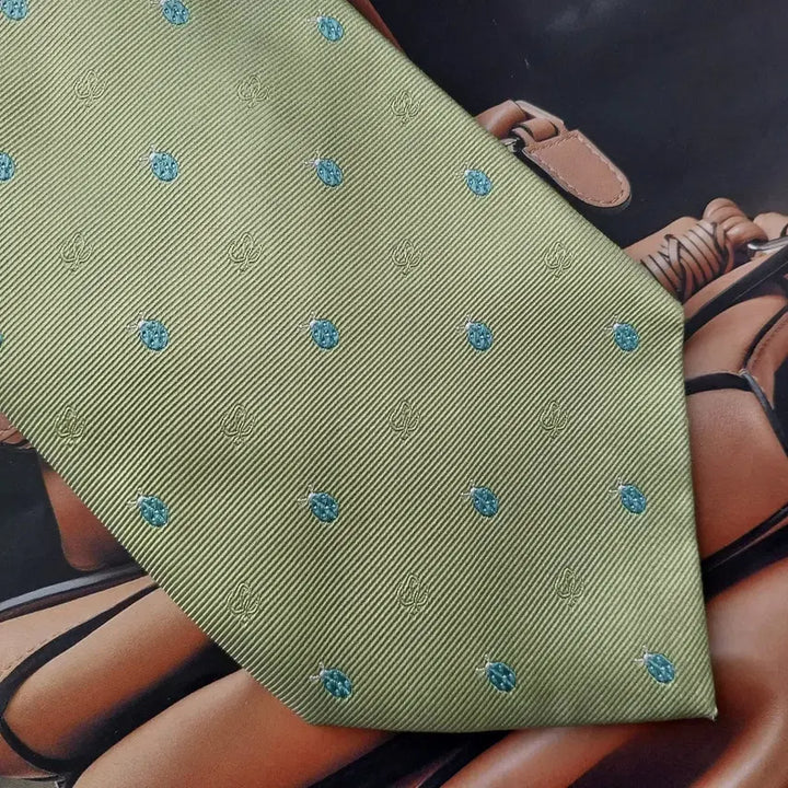 [BUNJANG] Loewe Silk Tie - Lime Green Embroidered Beetle Motif / 로에베 실크 라임 자수 넥타이 8.7cm A+~A등급 K1921