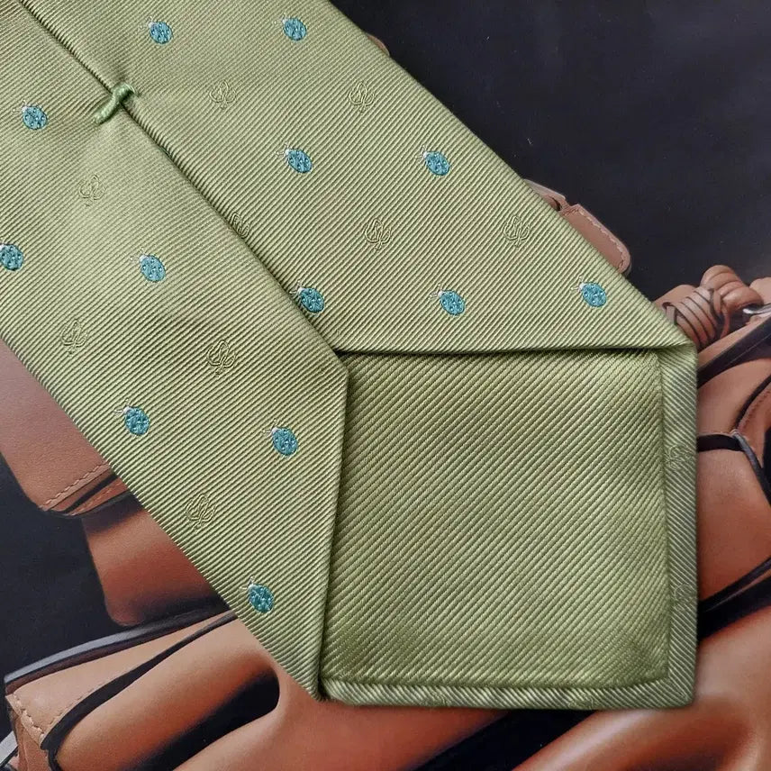 [BUNJANG] Loewe Silk Tie - Lime Green Embroidered Beetle Motif / 로에베 실크 라임 자수 넥타이 8.7cm A+~A등급 K1921