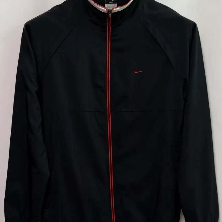 [BUNJANG] Nike Windbreaker Jacket (L) / 나이키 남,녀 공용  바람막이 자켓 (L)