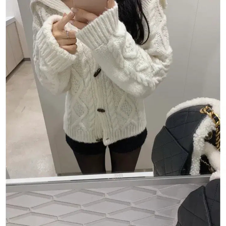 [BUNJANG] IZ*ONE WOO:D Toggle Cardigan / 리즈샵 샵리즈 우디 토글 가디건 (떡볶이 가디건)