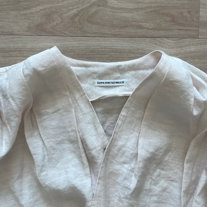 [SOLD OUT] 모네마켓 리본빛 랩블라우스