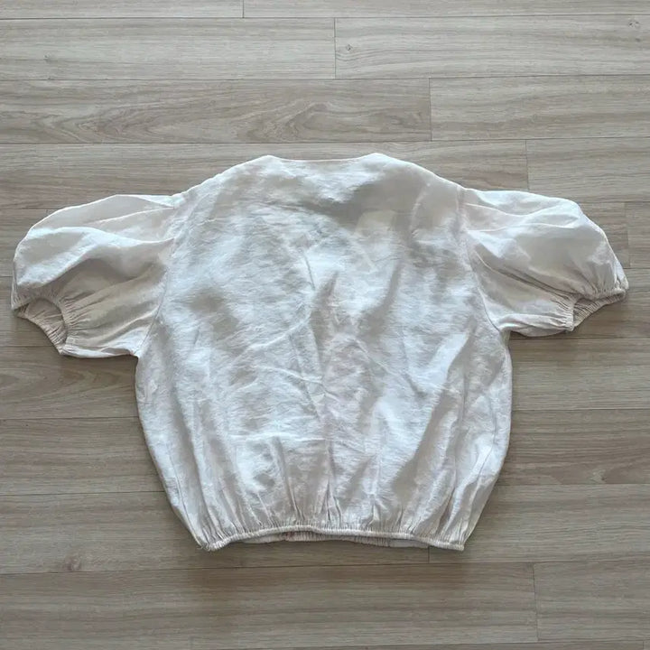 [SOLD OUT] 모네마켓 리본빛 랩블라우스