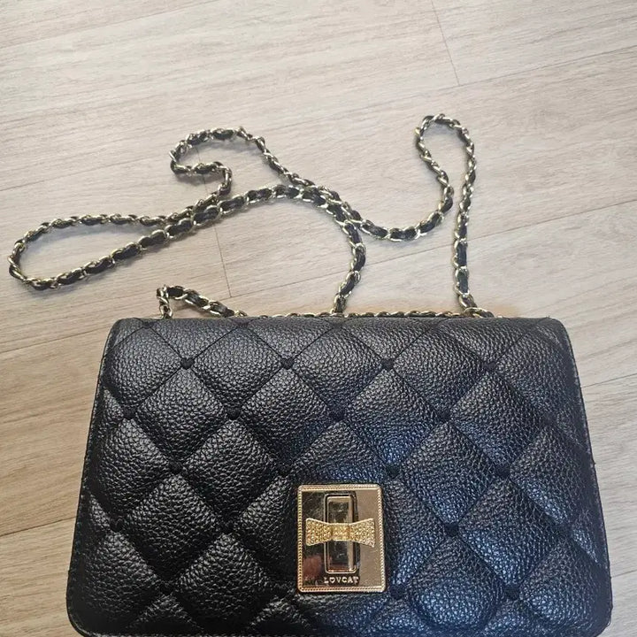 [BUNJANG] Lovecat Quilted Chain Bag / 러브캣 블랙 퀼팅 체인백