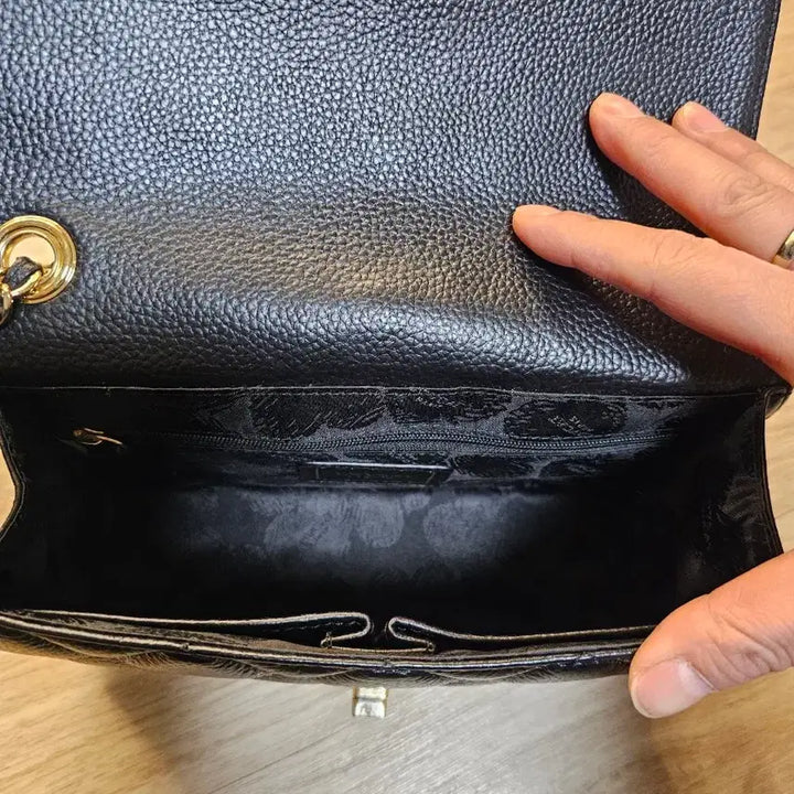 [BUNJANG] Lovecat Quilted Chain Bag / 러브캣 블랙 퀼팅 체인백