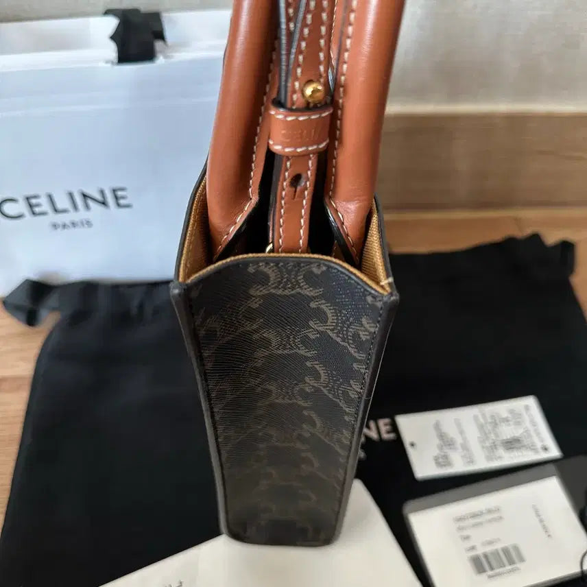 [BUNJANG] Celine Triomphe Cabas Mini Tan / [A/20년] 셀린느 트리옹프 카바스 미니 탄 194372BZK 04LU