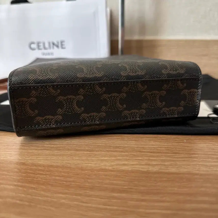 [BUNJANG] Celine Triomphe Cabas Mini Tan / [A/20년] 셀린느 트리옹프 카바스 미니 탄 194372BZK 04LU