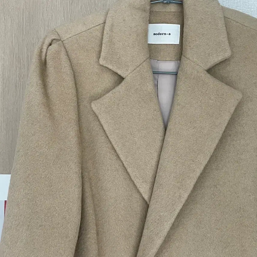 [SOLD OUT] 모더나 제작 캐시미어 더블 베이지 코트