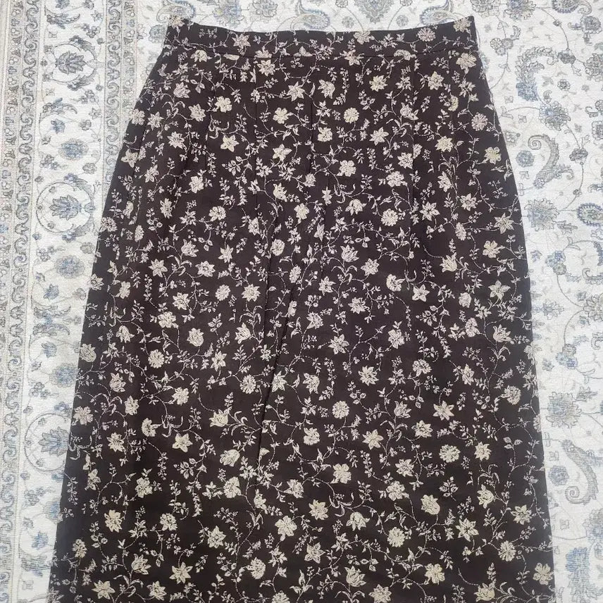 [BUNJANG] Aquascutum Floral Pattern Skirt / 아쿠아스큐텀 플라워 패턴  스커트 (24-26)