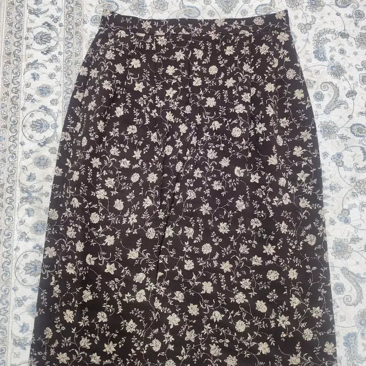 [BUNJANG] Aquascutum Floral Pattern Skirt / 아쿠아스큐텀 플라워 패턴  스커트 (24-26)