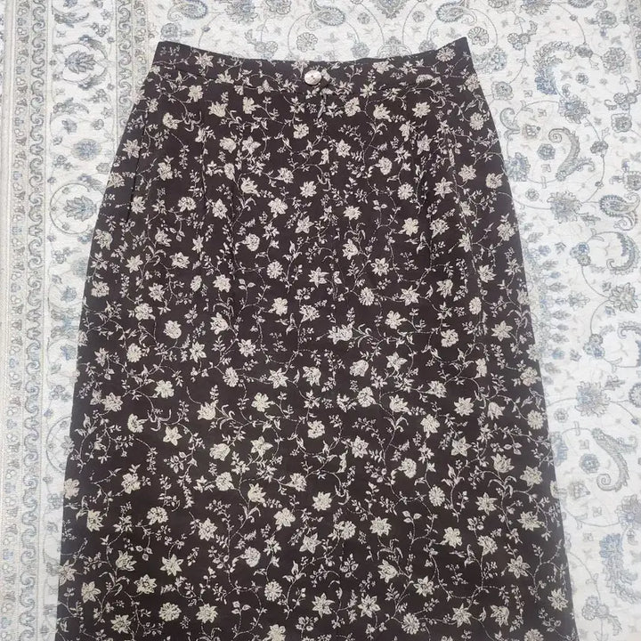 [BUNJANG] Aquascutum Floral Pattern Skirt / 아쿠아스큐텀 플라워 패턴  스커트 (24-26)