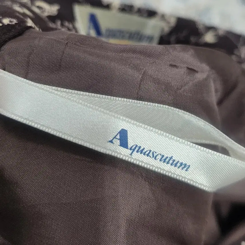 [BUNJANG] Aquascutum Floral Pattern Skirt / 아쿠아스큐텀 플라워 패턴  스커트 (24-26)