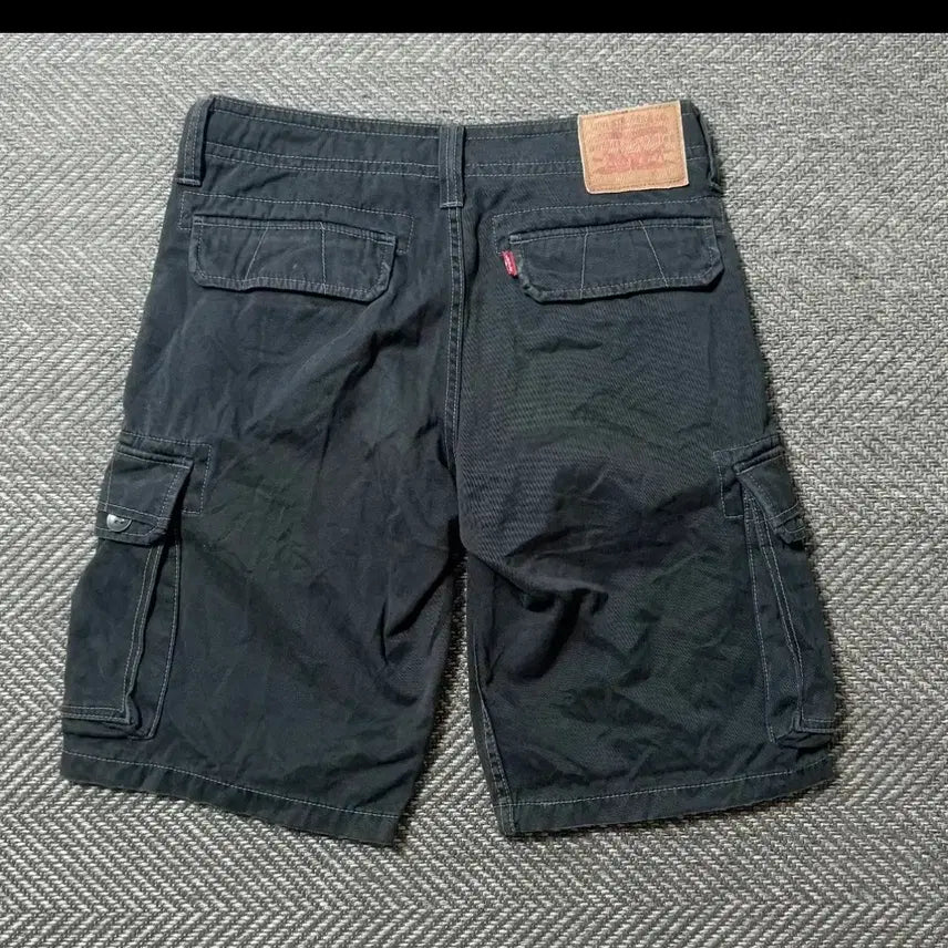 [BUNJANG] Levi's 329 Relaxed Fit Cargo Shorts (W30) / 리바이스 329 릴렉스핏 카고 하프 팬츠 (w30)