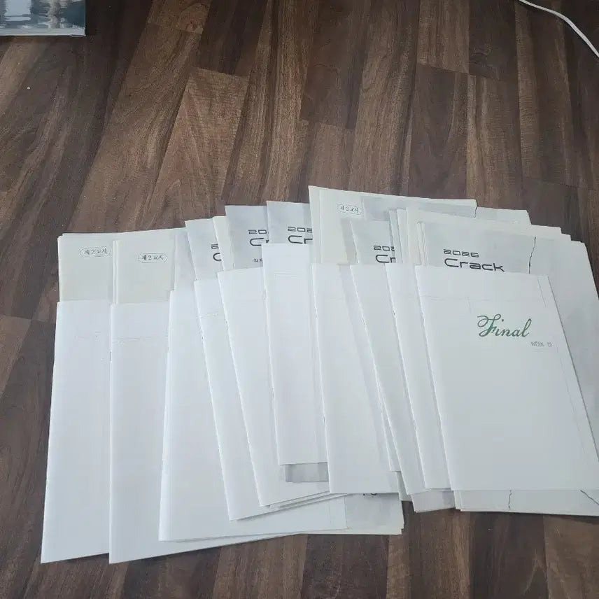 [BUNJANG] Choi Ji Wook Final Mock Test Set / 최지욱 선생님 재종 파이널 하프실모 20회분 실모 20회분 판매합니다