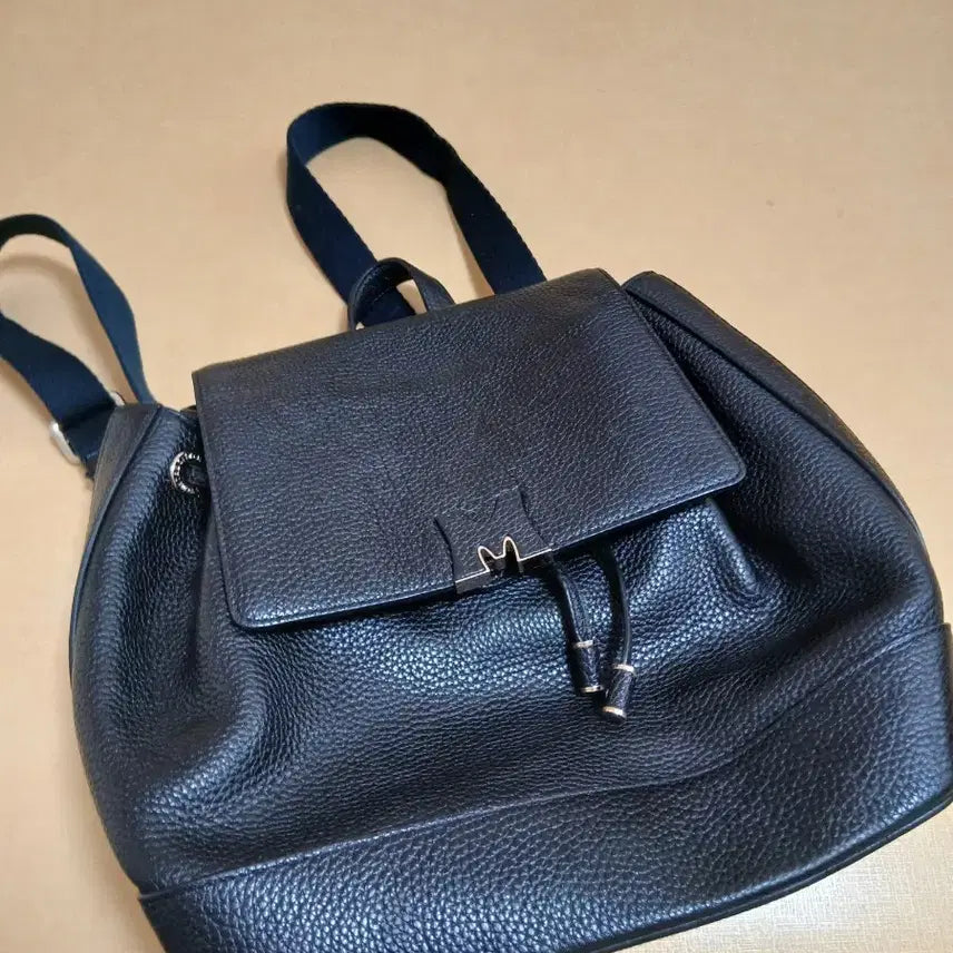 [BUNJANG] Metrocity Black Leather Backpack / 메트로시티 블랙 가죽 백팩