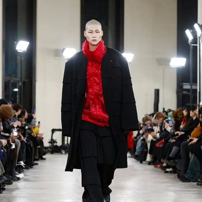 [SOLD OUT] [48] 송지오 24FW 쇼피스 플레이트 코트 이민호씨 착용