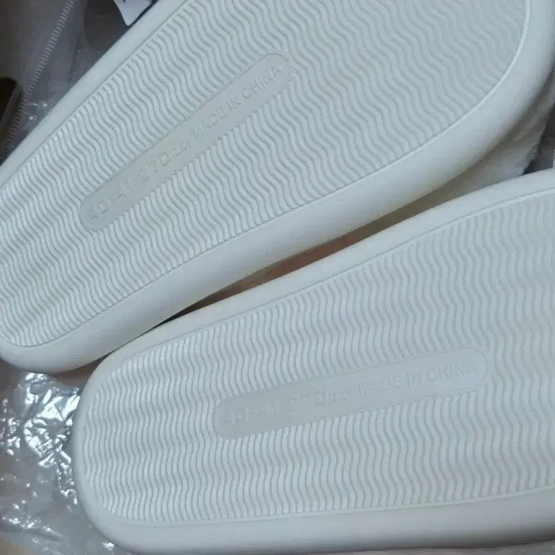 [BUNJANG] Slippers (New) / [미사용] 키티 슬리퍼 실내화 정품