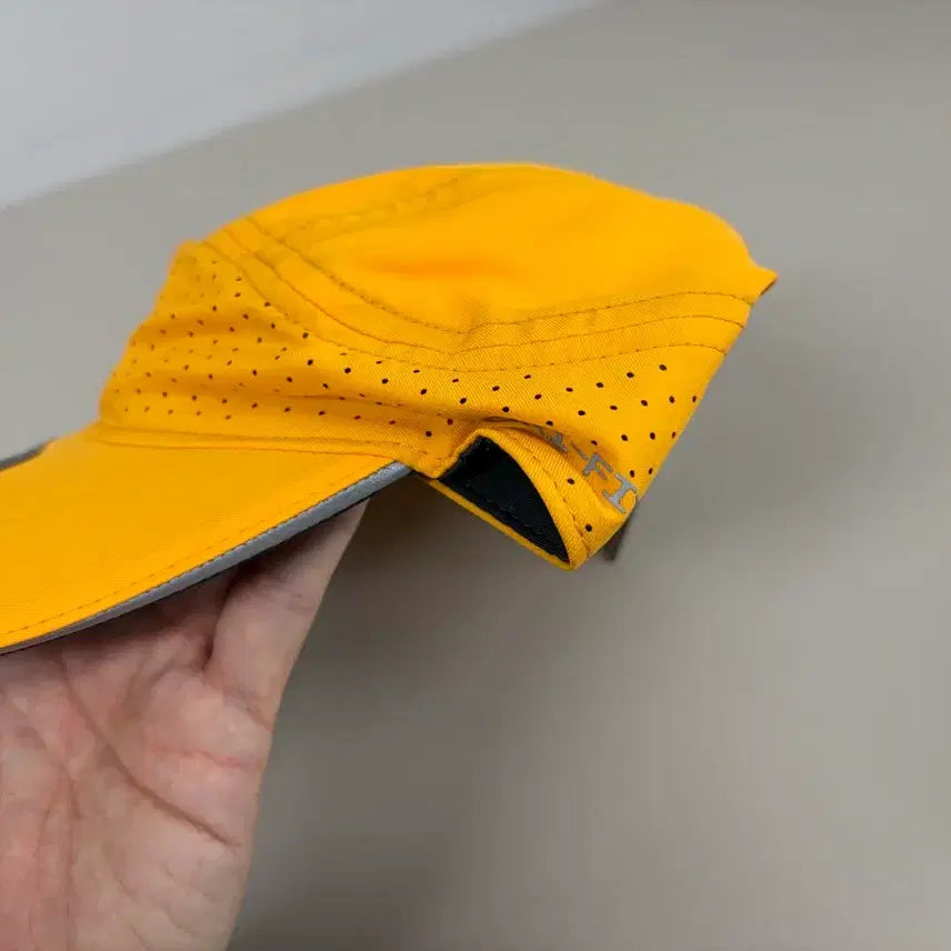 [BUNJANG] Nike Fly Cap Reflective Yellow / [L/XL]나이키 플라이캡 리플렉티브 옐로우 신품