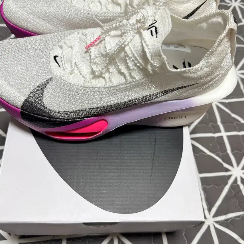 [BUNJANG] Nike Alphafly 3 Hyper Pink Running Shoes / 나이키 알파플라이3 하이퍼 핑크  285