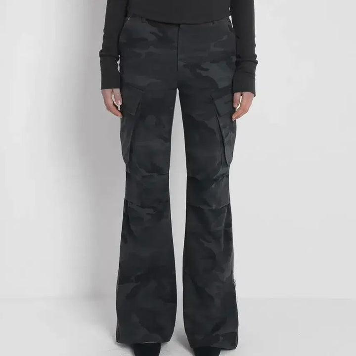 [BUNJANG] Sandric Bootcut Camo Cargo Pants / 샌드릭 BOOTCUT CAMO CARGO PANTS 부츠컷 카고 팬츠