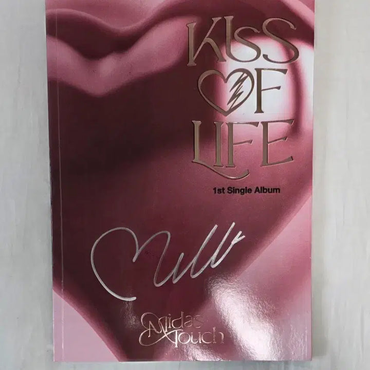 [SOLD OUT] 키스오브라이프 벨 친필사인 포카 앨범