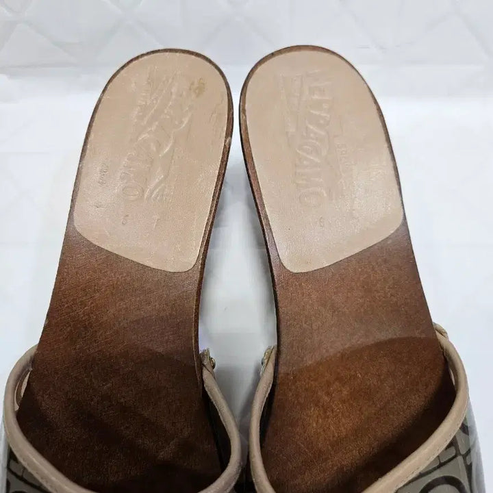 [BUNJANG] Wood Slippers / 페라가모 우드 슬리퍼