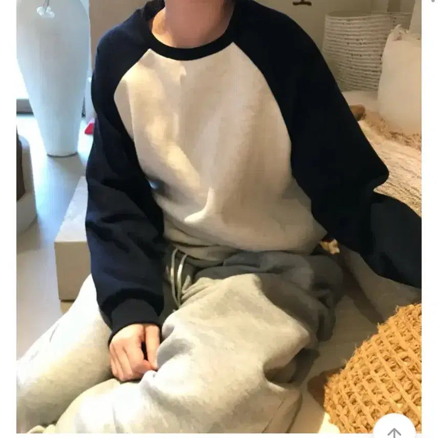 [BUNJANG] Free Size Fleece Sweatshirt / 맨투맨