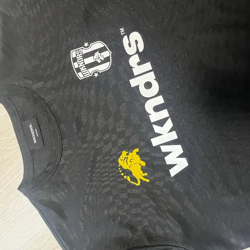 [SOLD OUT] 위캔더스 킹 로고 싸거티 블랙 M