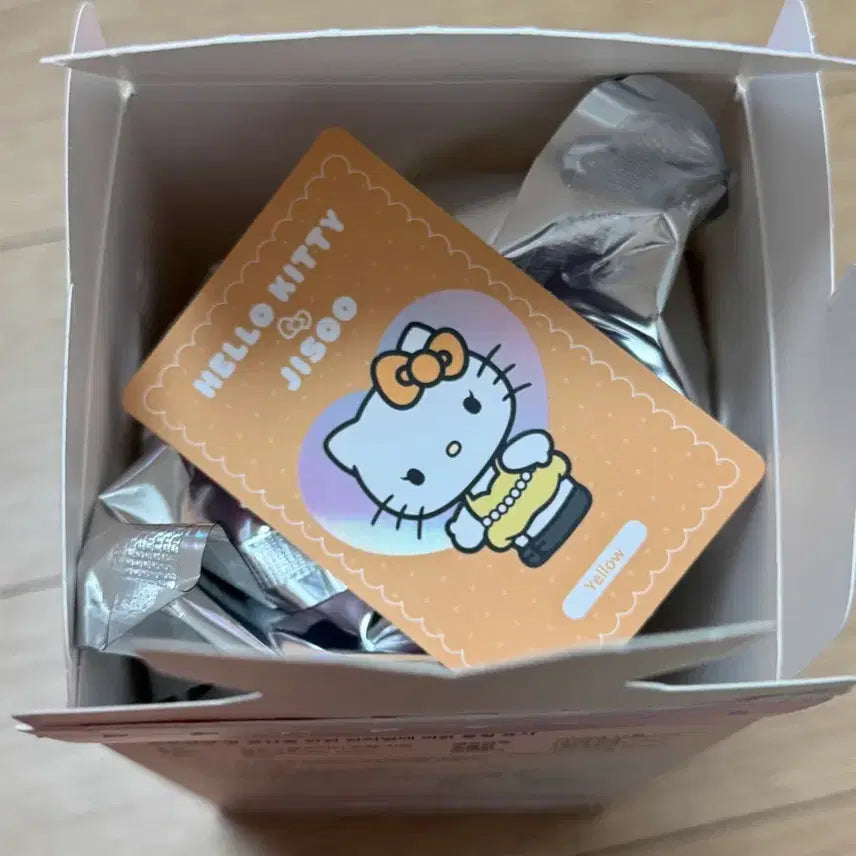 [SOLD OUT] 헬로키티 지수 옐로우 키링
