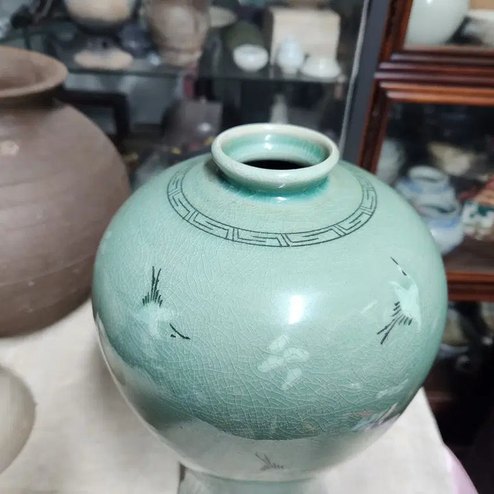 [BUNJANG] Jo Gyeong Jo Bongsu Celadon Porcelain Maebyeong Vase / 조경 조봉수.  운학문 흑백상감 청자매병 도자기
