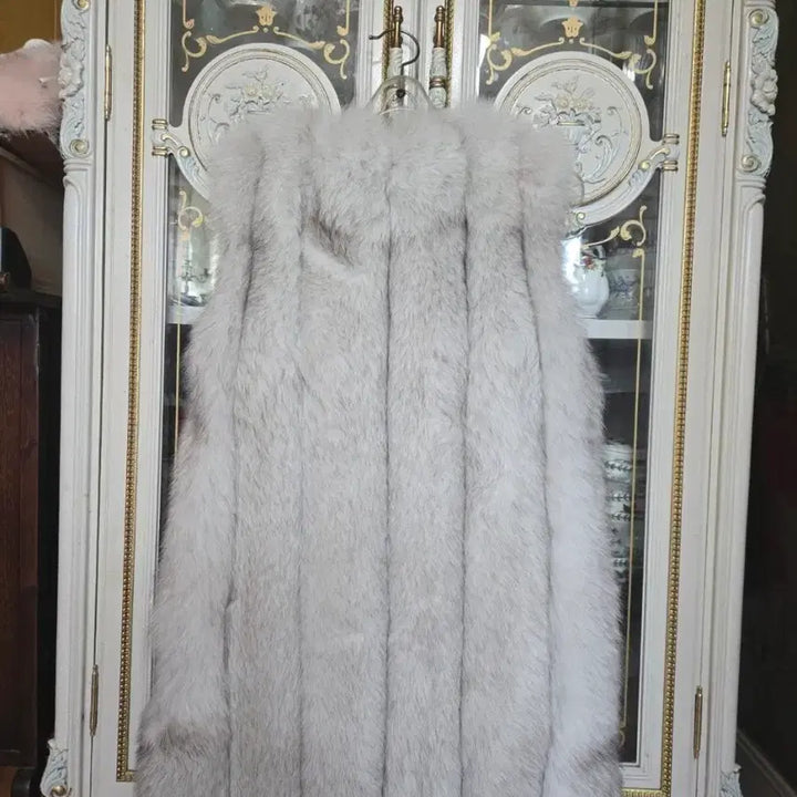 [BUNJANG] Saga Fox White Fur Vest / 화이트 사가폭스 퍼 베스트 조끼