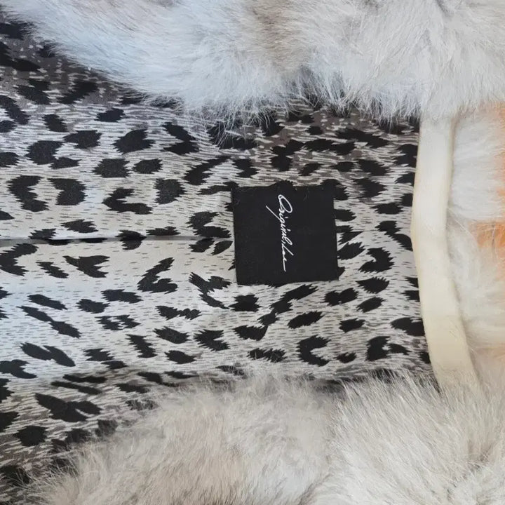[BUNJANG] Saga Fox White Fur Vest / 화이트 사가폭스 퍼 베스트 조끼
