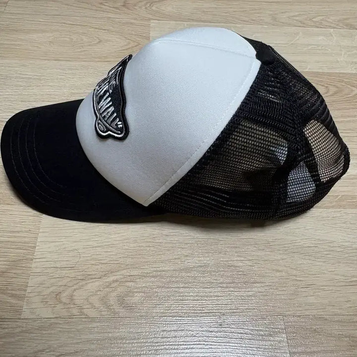 [BUNJANG] Vans Mesh Cap White/Black Hat / 반스 메쉬캡 화이트/블랙 모자